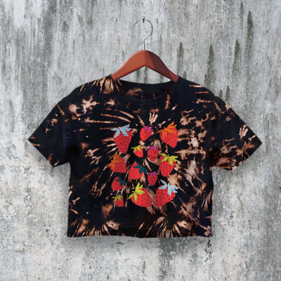 Strawberry Crop Top Y2K Crop Tee Strawberry Lover Shirt Fruit Graphic