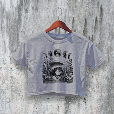 Frog Crop Top Y2K Crop Tee Cute Frog Lover Shirt Night Style Design